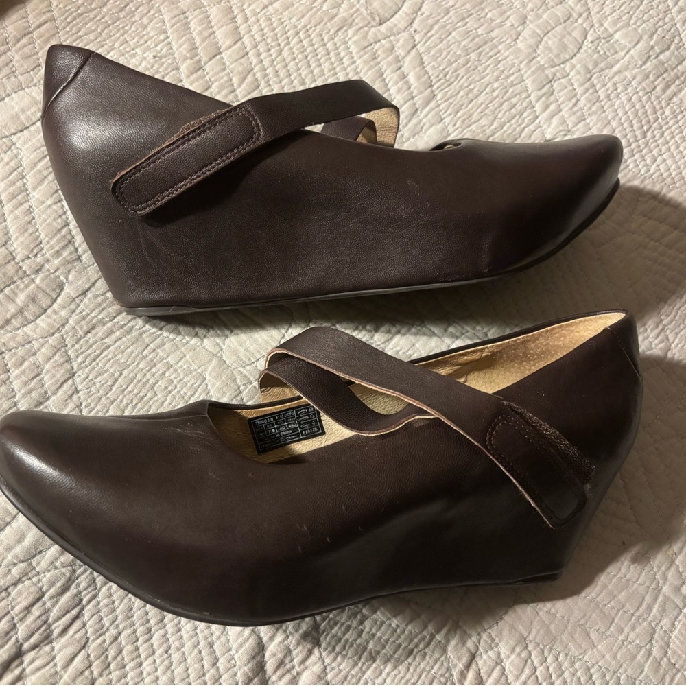 TSUBO Soft Leather Wedges-Size 9 - Picture 2 of 8
